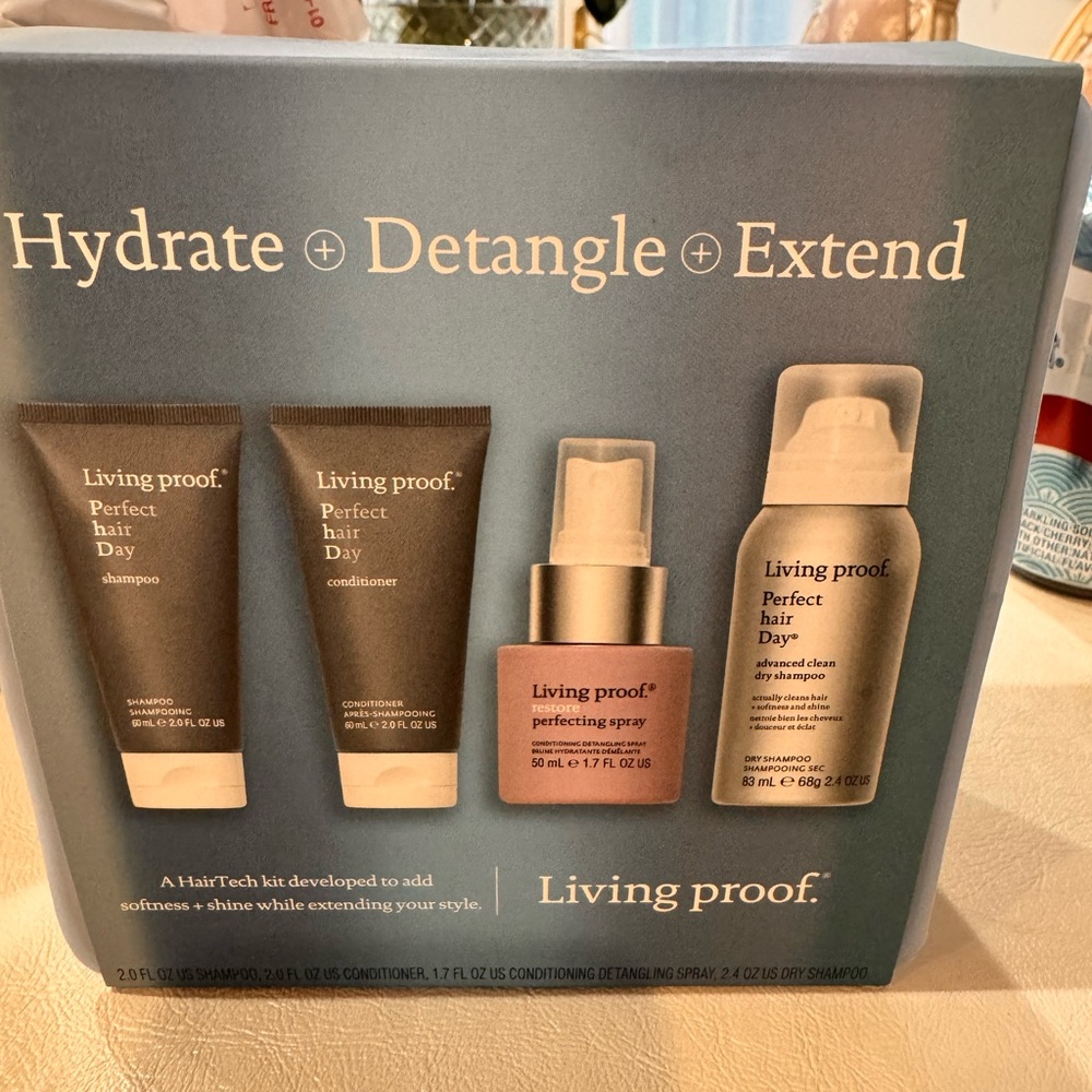 Living Proof Hydrate Detangle + Extend Kit
